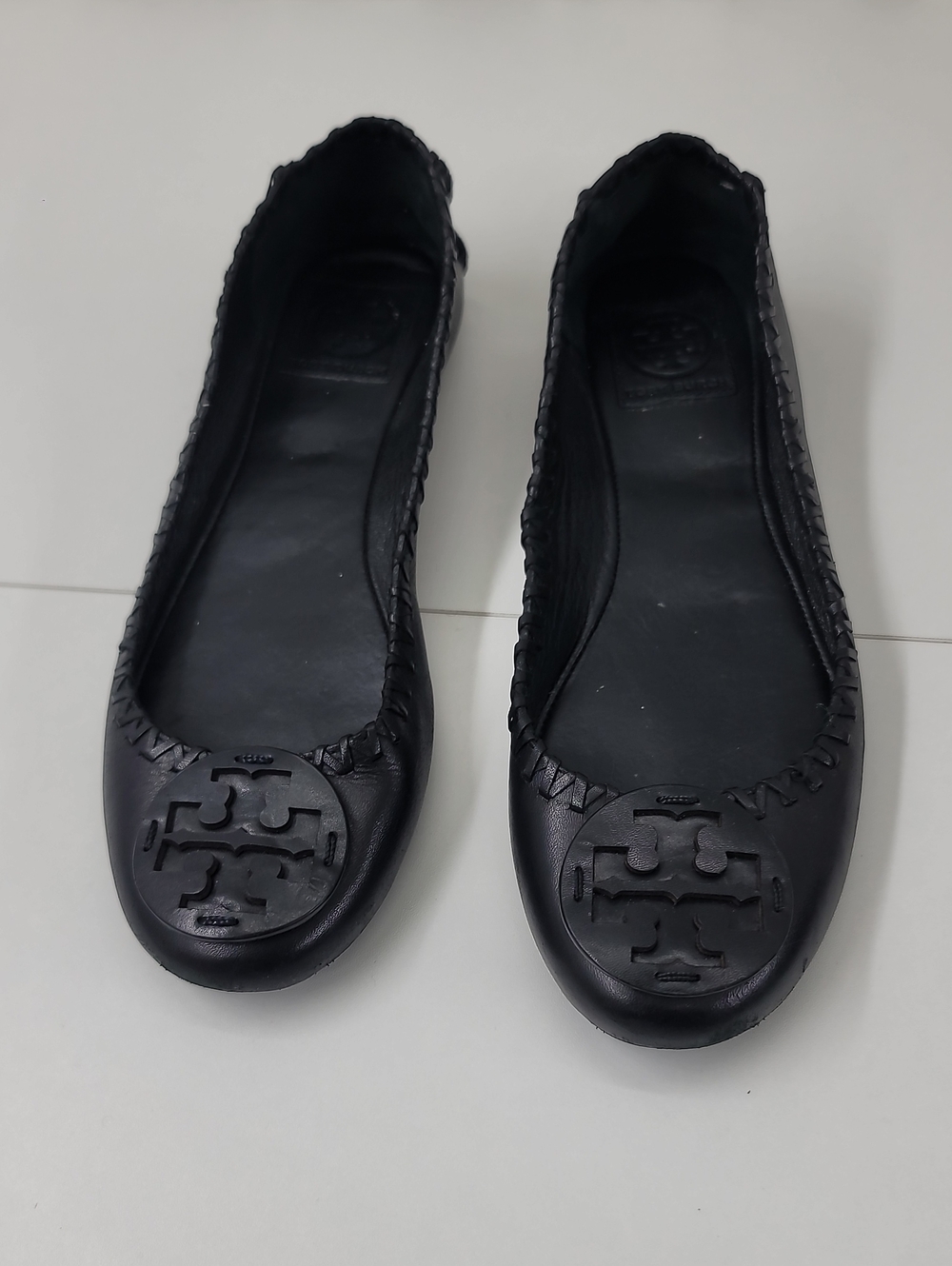Tory Burch Black Leather Logo Round-Toe Ballet Flats Size 10